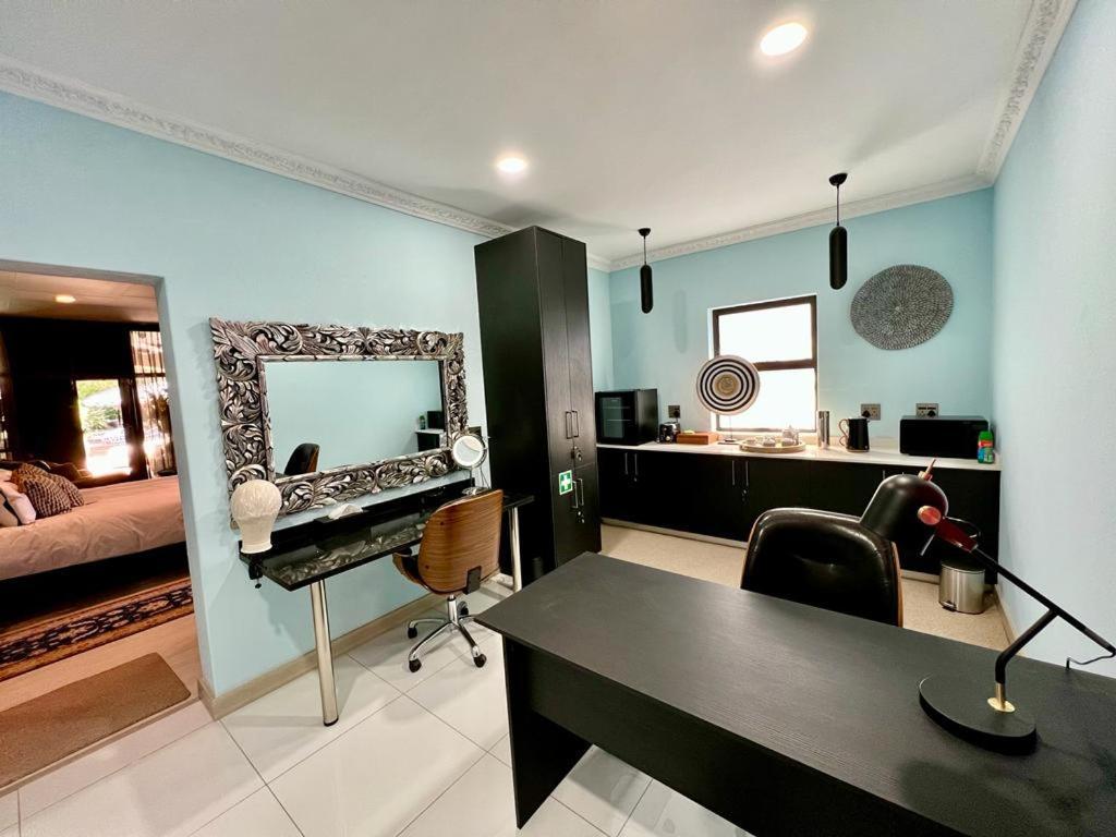 Forty 4 On Hoog Polokwane Exterior photo